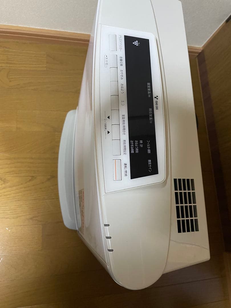 東邦ガス　都市ガスファンヒーター　RC-L4001NP-WH パネルに凹みあり