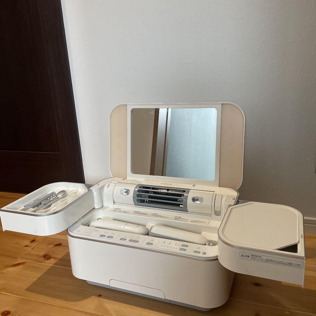 送料無料！サキナ　bijou 美顔器