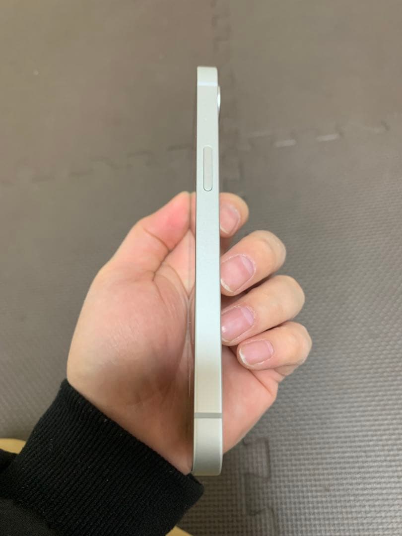 Apple iPhone 16e 512GB ホワイト