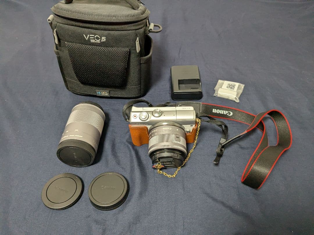 【Canon】EOS M100　ダブルレンズキット　ホワイト