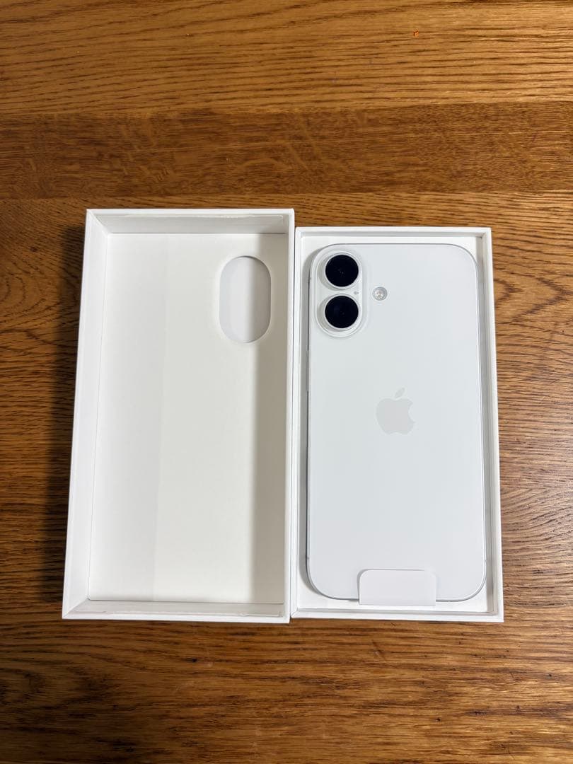 iPhone16 256GB バッテリー100％ SIMフリー
