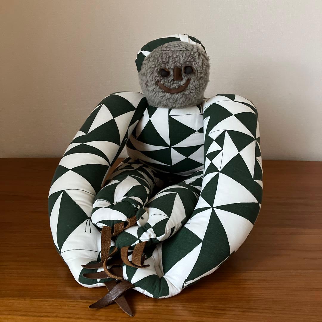 ミナペルホネン minaperhonen ぬいぐるみ オノメカマン　ナマケモノ