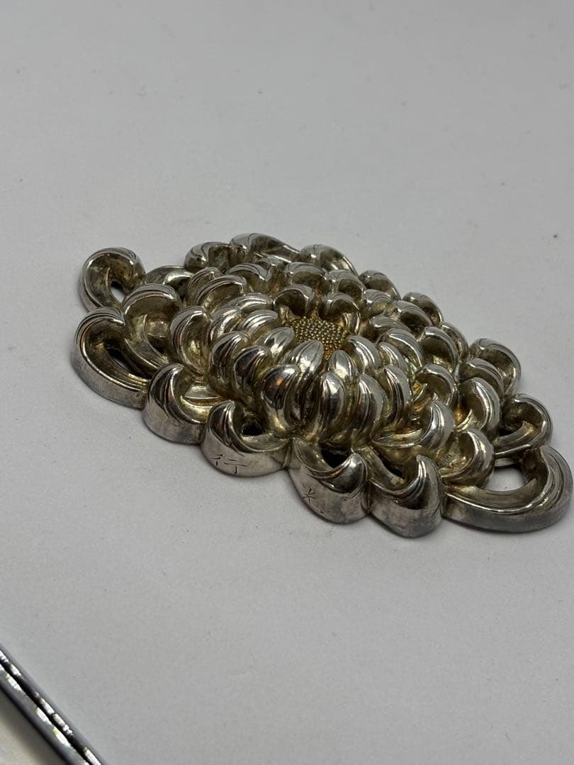 菊　彫金　金工　アンティーク　不明