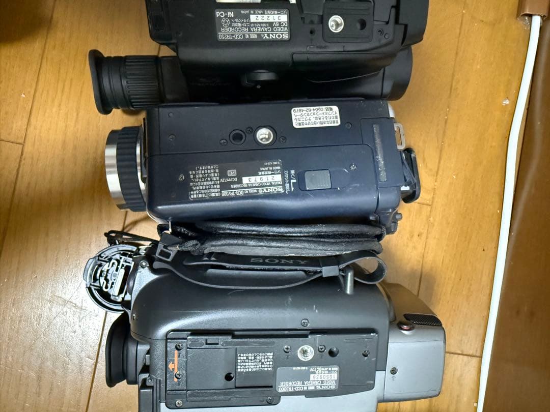 SONY-Victor Everio HDDビデオカメラ 赤 13台ジャンク品