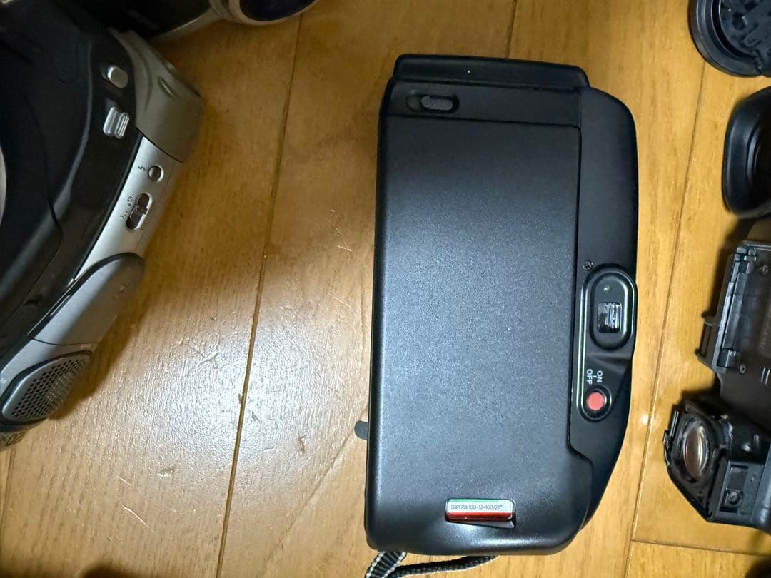 SONY-Victor Everio HDDビデオカメラ 赤 13台ジャンク品