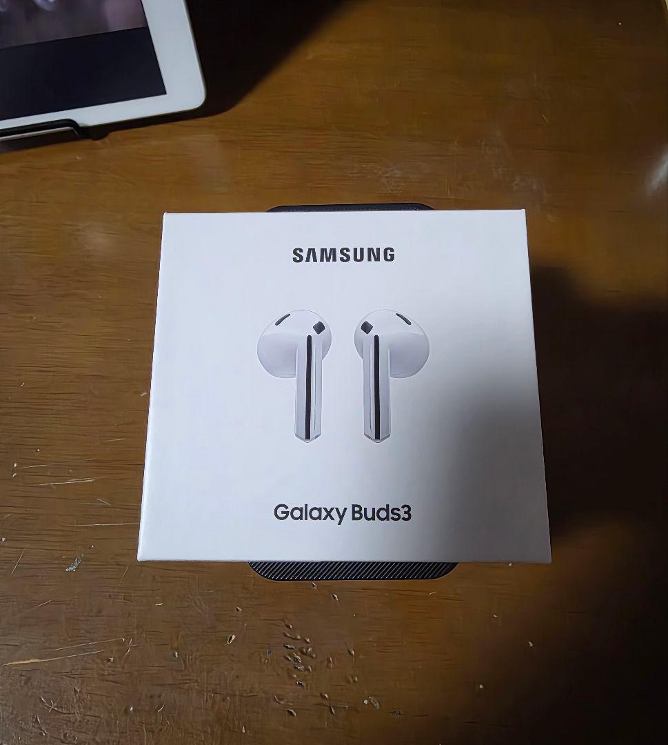 【ワイヤレスイヤホン】SAMSUNG　GalaxyBuds3　ホワイト