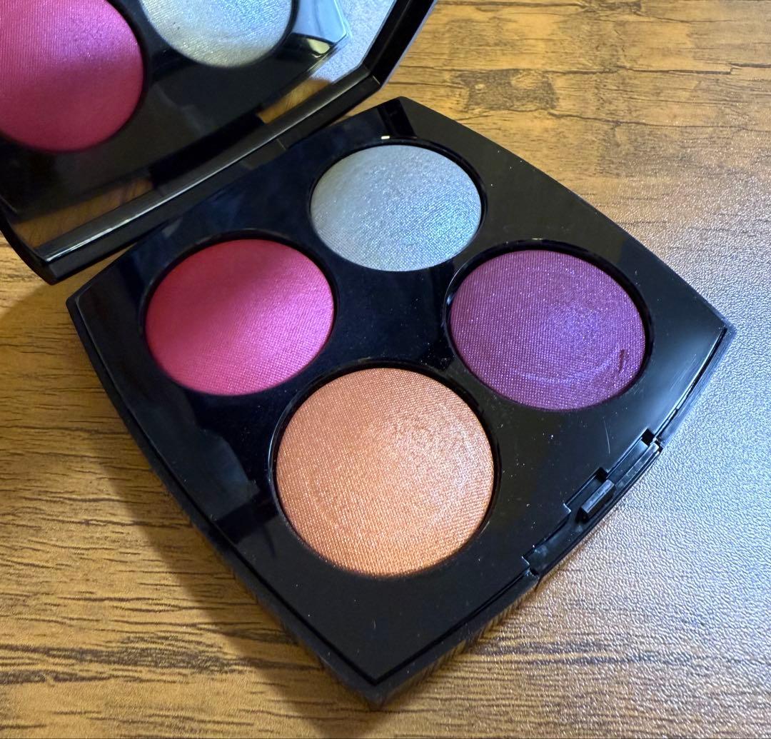 シャネル　エンチャンテッド　ナイト　アイシャドウ/チークカラー　新品