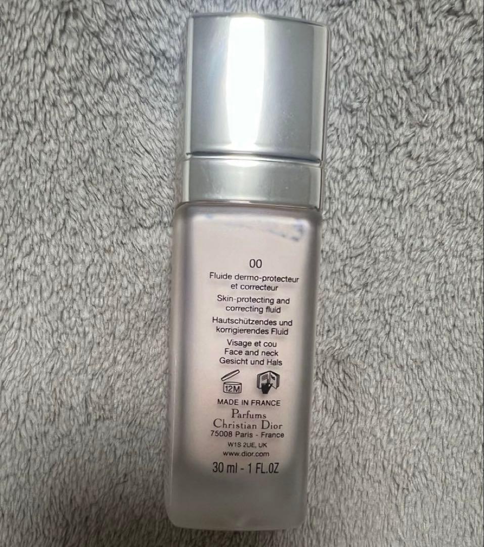 【Dior】プレステージ ホワイトル プロテクター UV ルミエール（BB）00