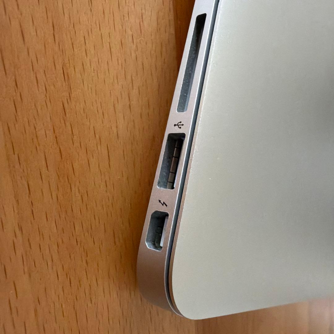 MacBook本体 MacBook Air (13-inch, Early 2014)