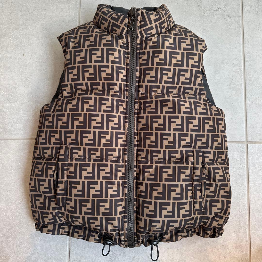 フェンディ　キッズ　ダウンベスト　リバーシブル　ジュニア　レディース　165