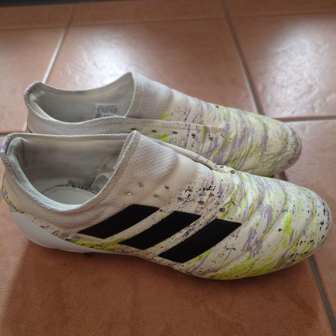 adidas サッカーシューズ ホワイト/イエロー/ブラック