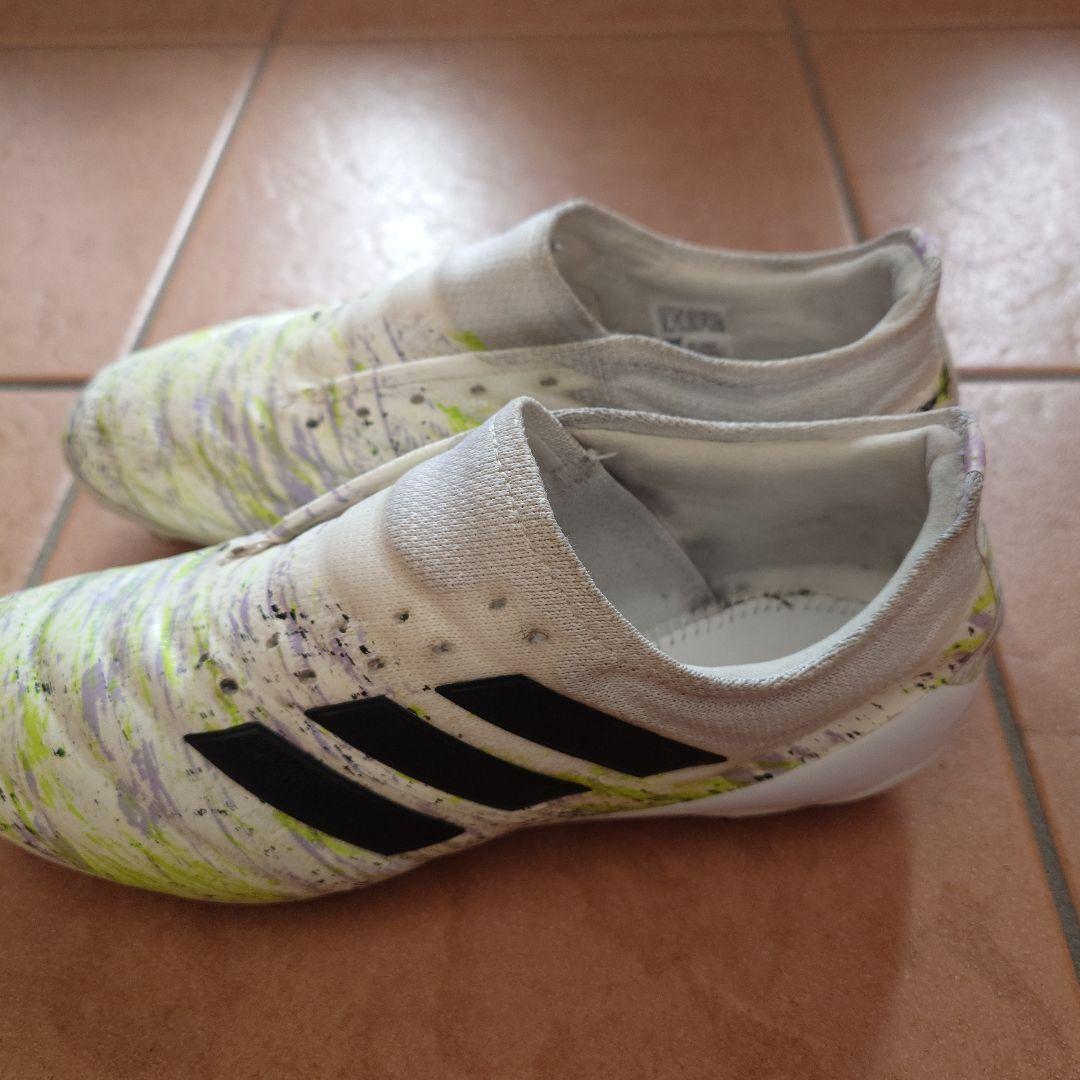 adidas サッカーシューズ ホワイト/イエロー/ブラック