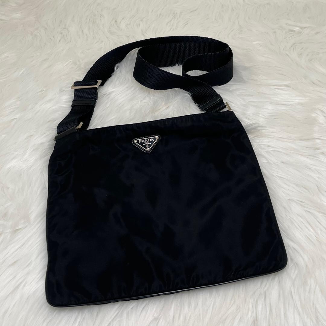 美品✨PRADA プラダ　ナイロン ショルダーバッグ　三角プレート　白タグあり