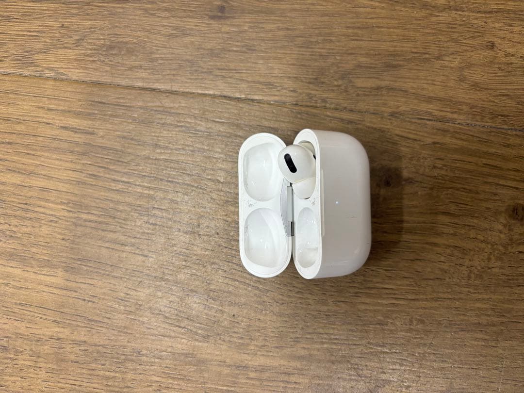 AirPods Pro2 充電ケース&片耳のみ（右耳）