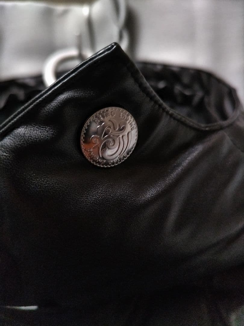 アダムスジャグラー　レトロエンジン　エコ レザー　中綿　ベスト　黒