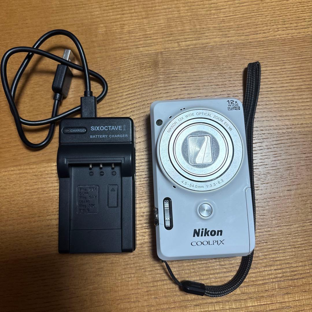 Nikon COOLPIX 12MP ホワイト