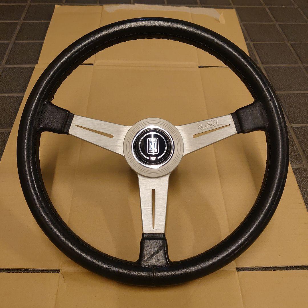 ナルディクラシック・ブラックレザー&シルバースポーク360mm(N131)