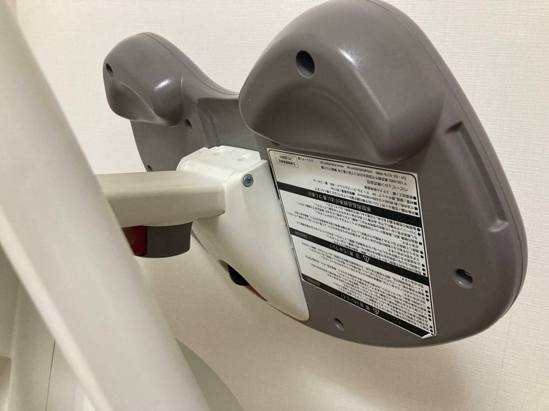 BABYBJÖRN ベビービョルン　椅子　イス　ハイチェア ホワイト白　赤ちゃん