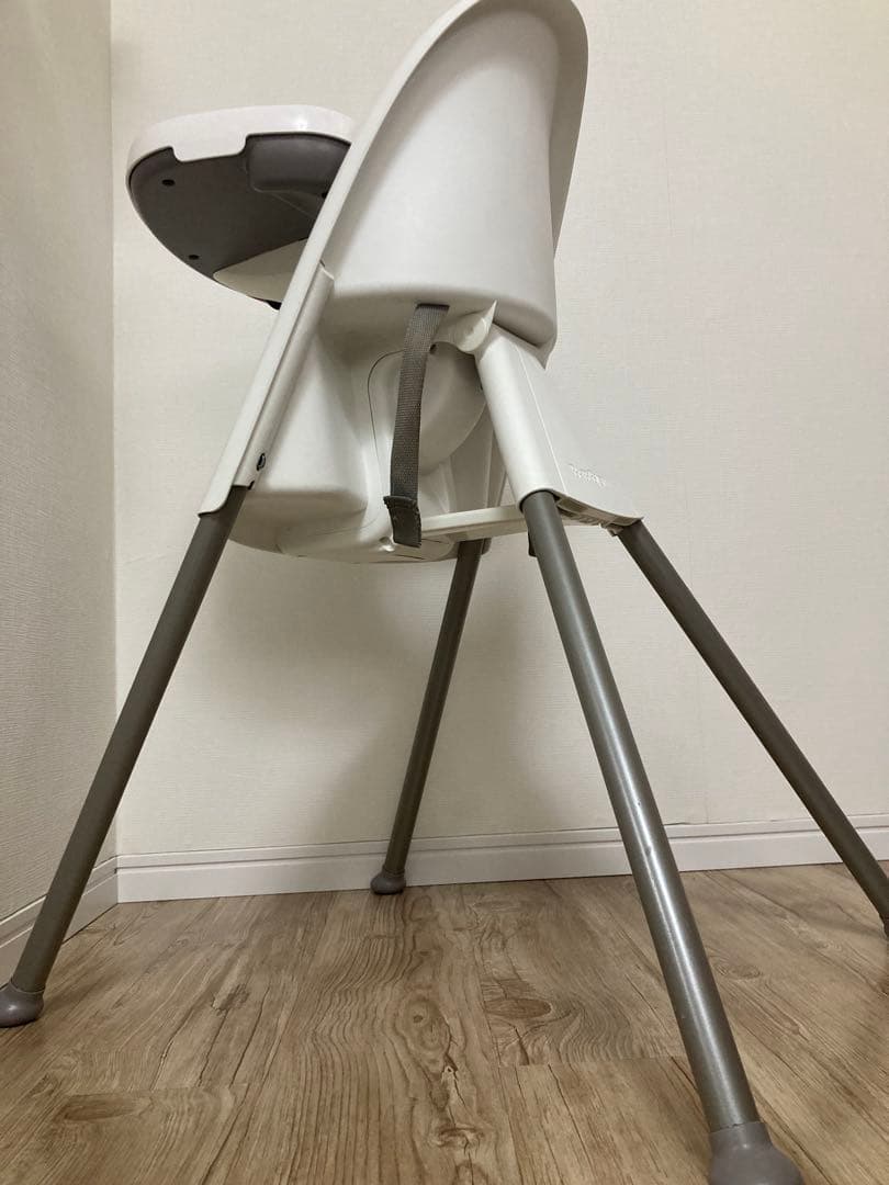 BABYBJÖRN ベビービョルン　椅子　イス　ハイチェア ホワイト白　赤ちゃん