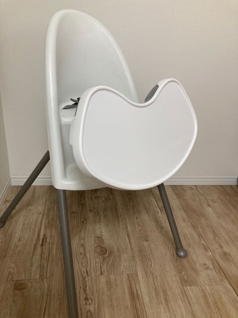 BABYBJÖRN ベビービョルン　椅子　イス　ハイチェア ホワイト白　赤ちゃん