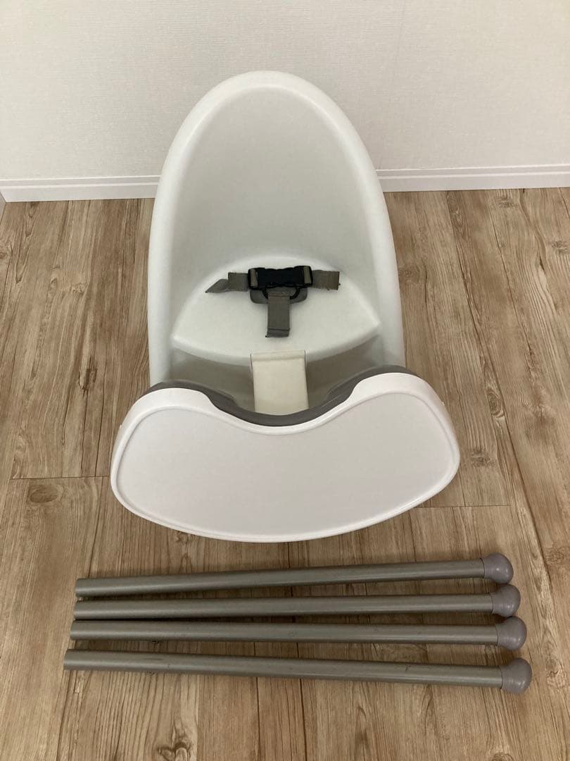 BABYBJÖRN ベビービョルン　椅子　イス　ハイチェア ホワイト白　赤ちゃん