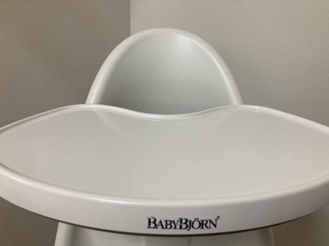 BABYBJÖRN ベビービョルン　椅子　イス　ハイチェア ホワイト白　赤ちゃん
