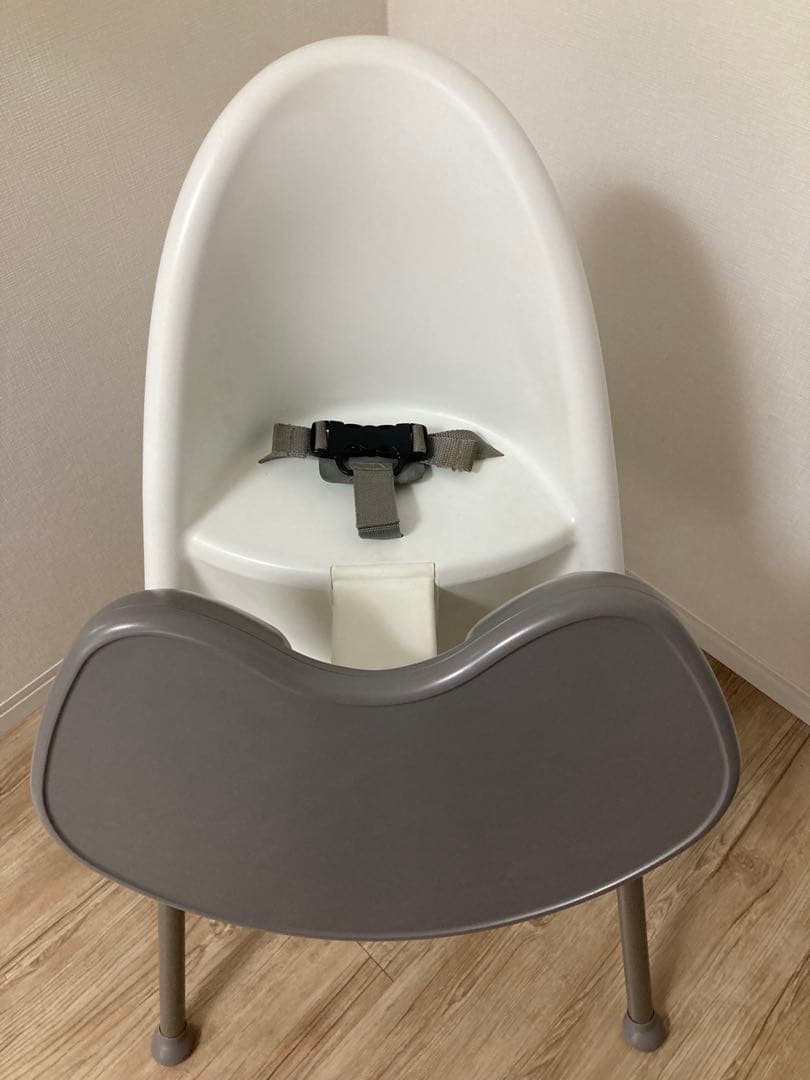 BABYBJÖRN ベビービョルン　椅子　イス　ハイチェア ホワイト白　赤ちゃん