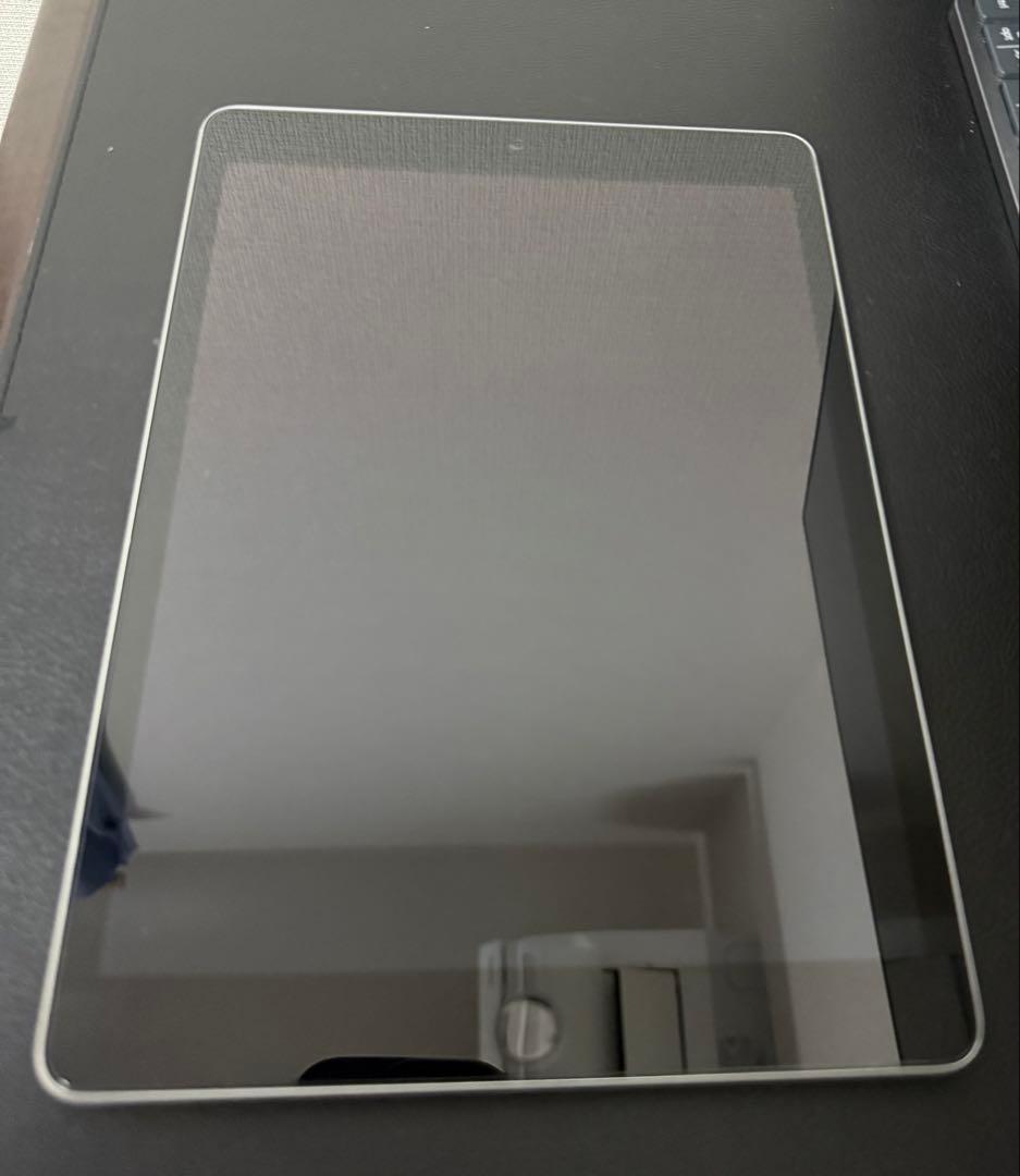Ｓ*☆様 ⭐️美品 iPad 第9世代 64GB シルバー※修理歴あり＋スタンド