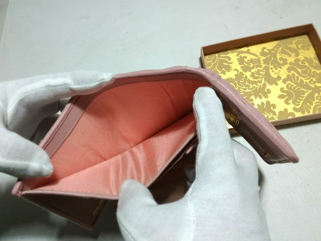 MIUMIU 二つ折り財布 ピンク