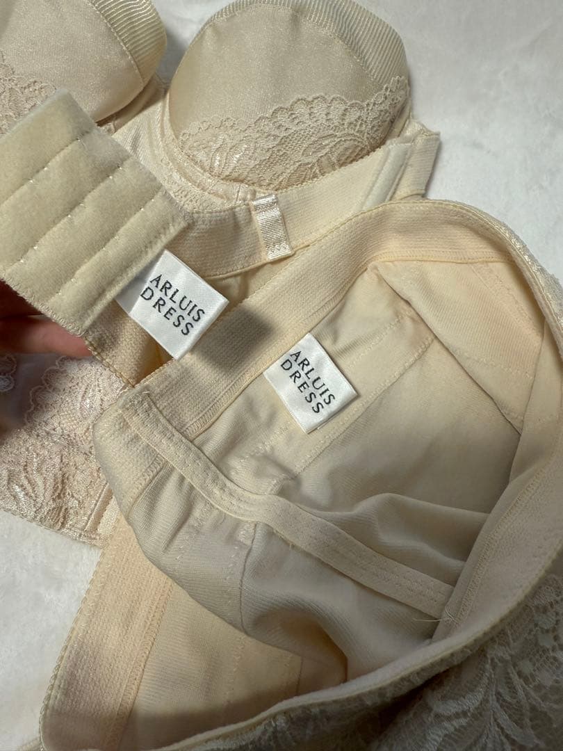 ARLIUS DRESS ベージュ ブライダルインナー
