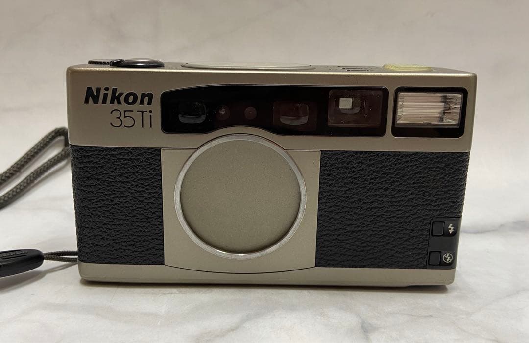 Nikon 35Ti フィルムカメラ（動作未確認）