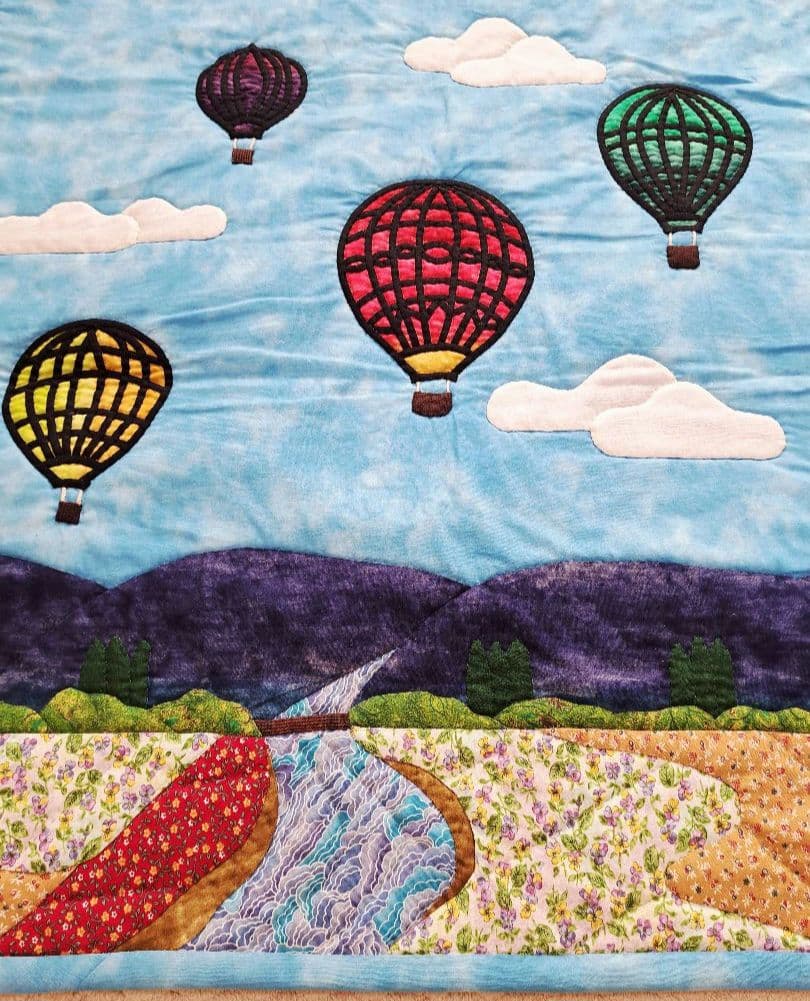 ハンドメイド　パッチワークタペストリー(熱気球)
