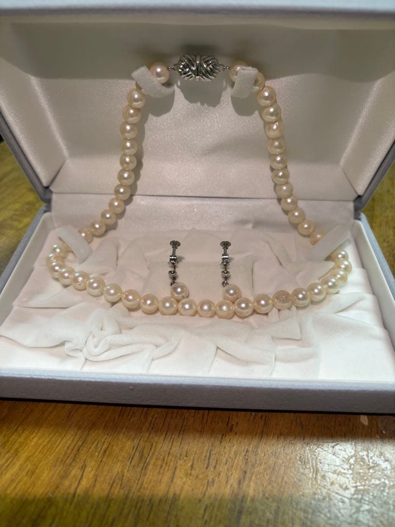 本真珠パールネックレスイヤリングセット　8mm 44cm シルバー　値段交渉歓迎