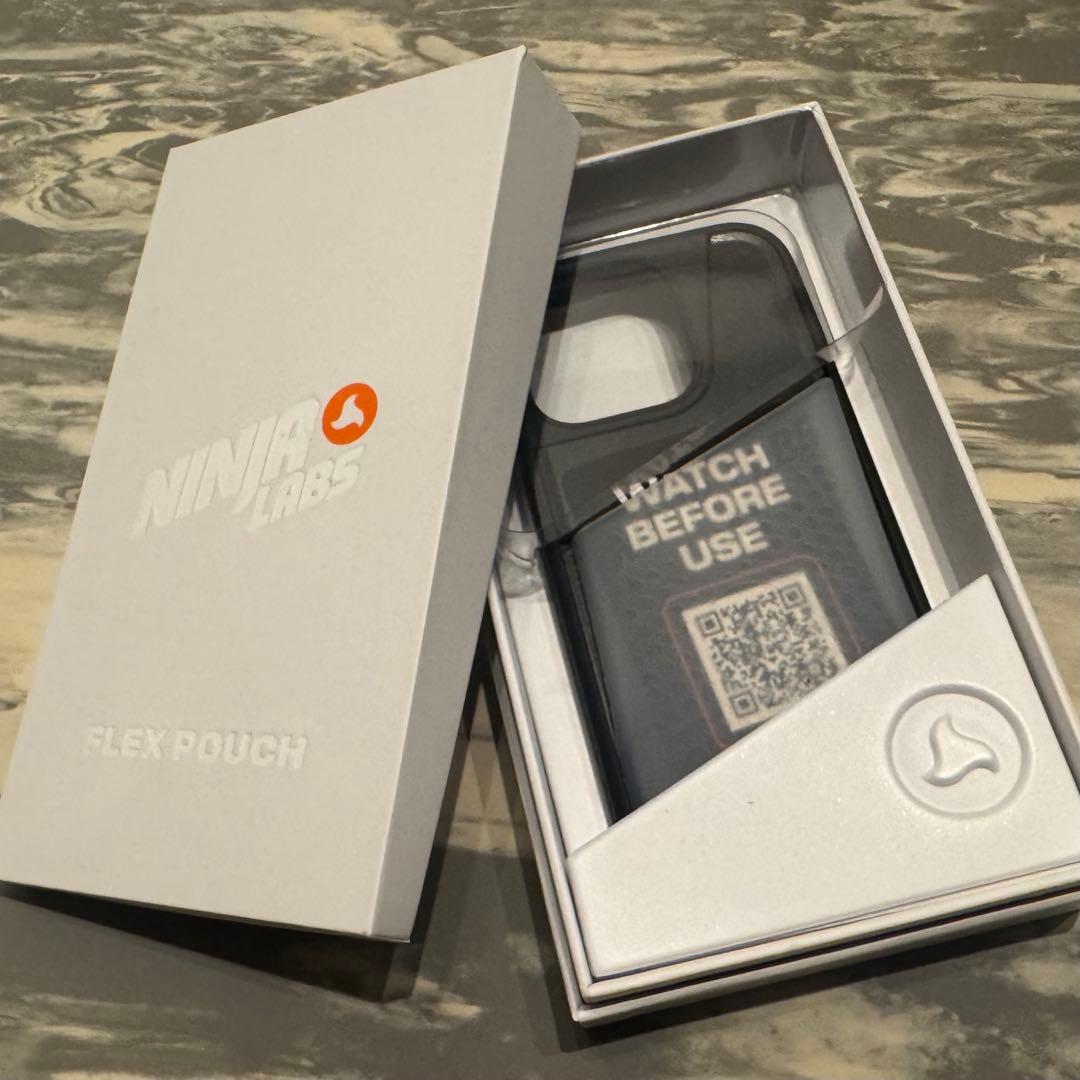 新品同様 NINJA LABS ケース ブラックiPhone15pro