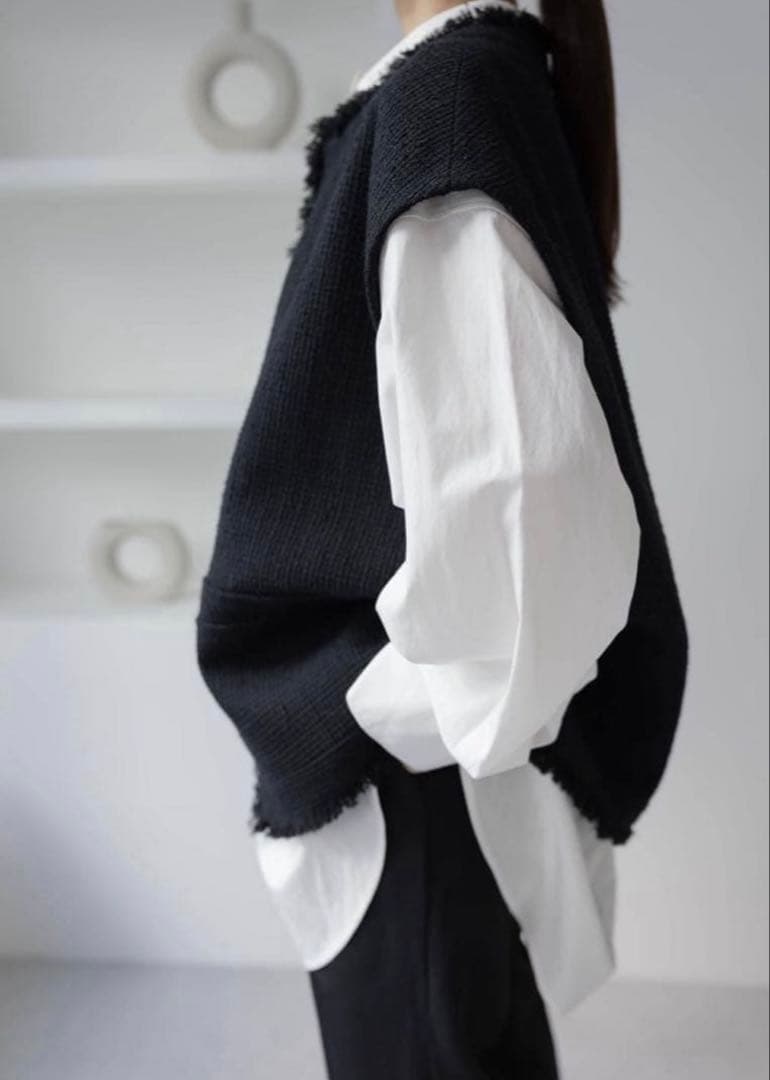 【美品】Na.e ナエ　Novel Tweed Vest_black