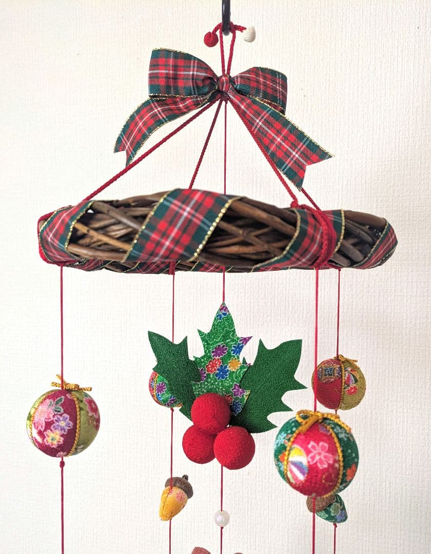 【 うさサンタのクリスマス吊るし飾り 】縮緬細工 柊 雪だるま ツリー 輪飾り