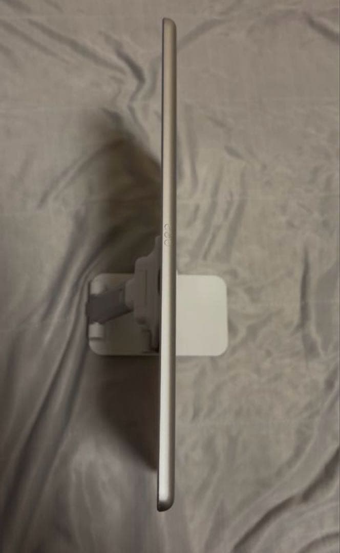 Apple iPad 第8世代　Wi-Fi シルバー 本体