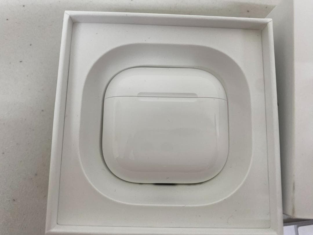 AirPods（第4世代）アクティブノイズキャンセリング搭載 アップル イヤホン