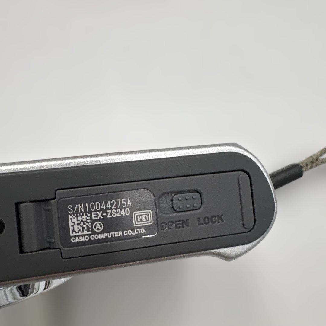 【美品】CASIO EXILIM EX-ZS240 デジカメ 光学12倍ズーム