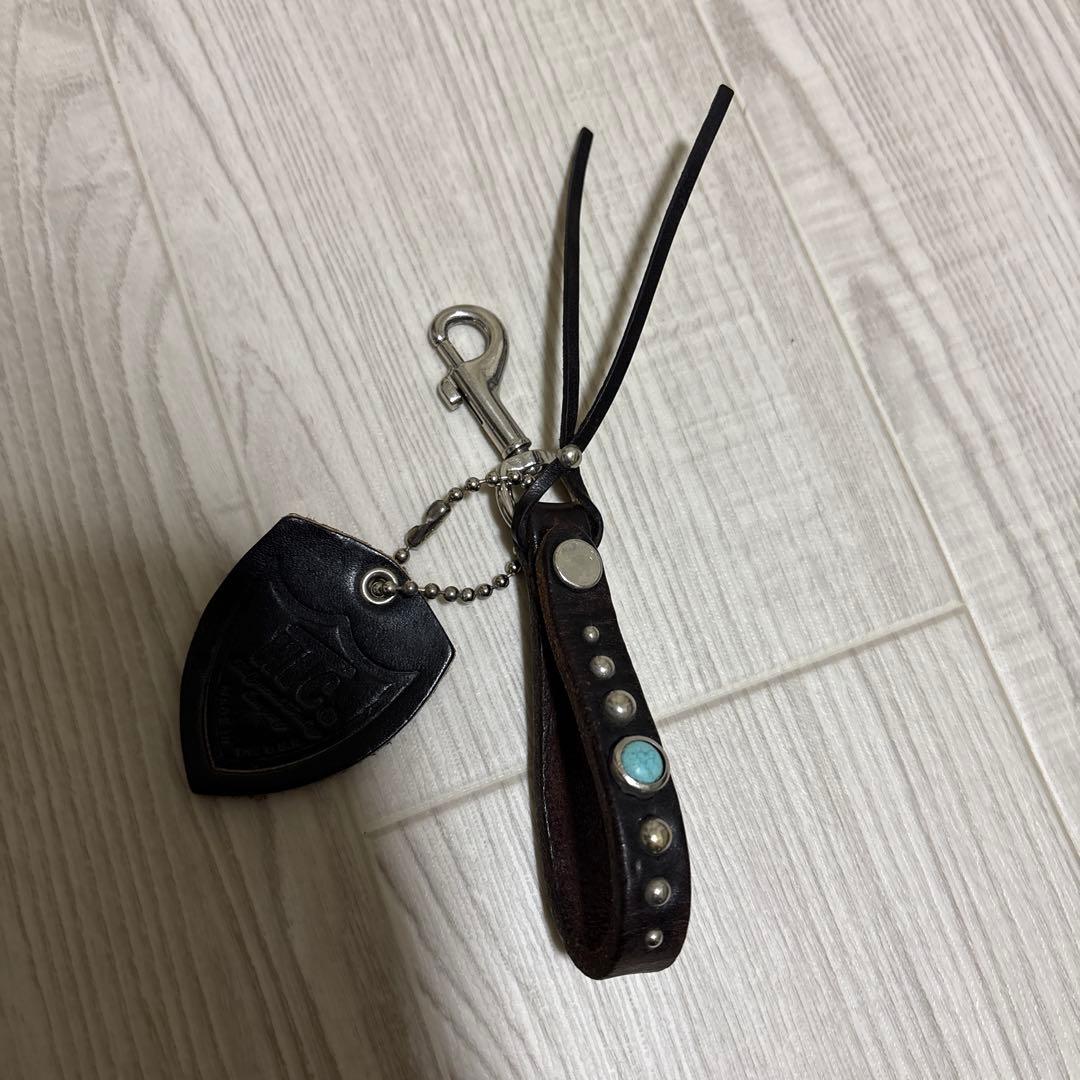 HTC レザーキーホルダー　スタッズ　ターコイズ　茶芯