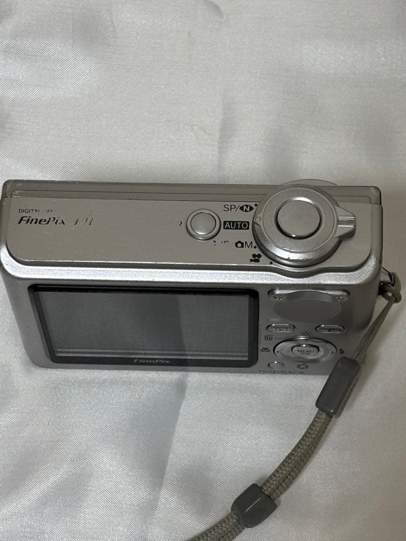 FUJIFILM FinePix F11 XDカード（512MB）付き！