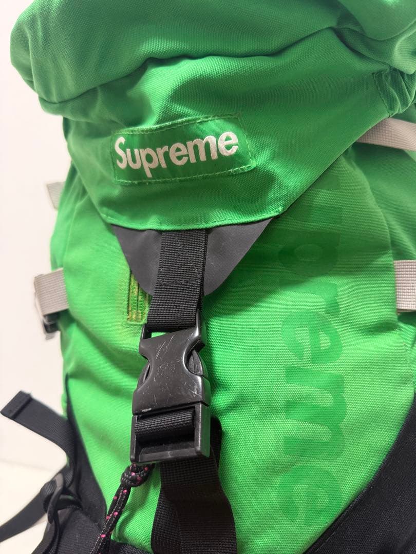 シュプリーム　バックパック　リュック　supreme 緑　グリーン　green