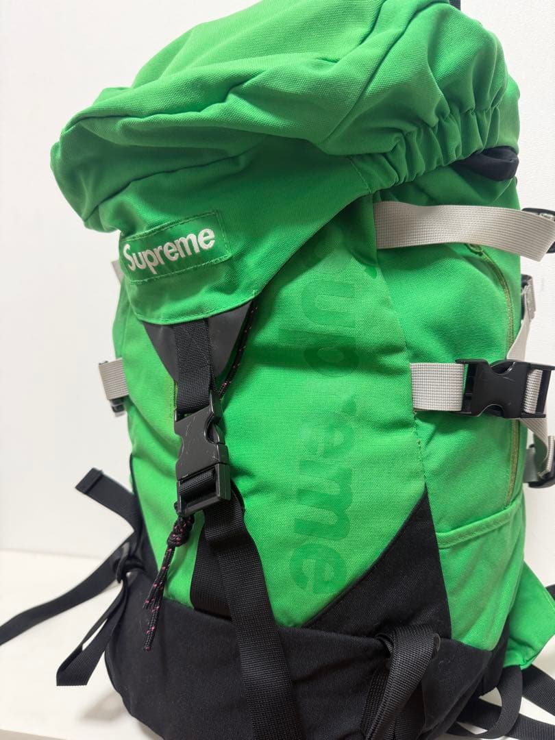シュプリーム　バックパック　リュック　supreme 緑　グリーン　green