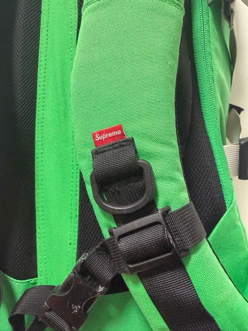 シュプリーム　バックパック　リュック　supreme 緑　グリーン　green