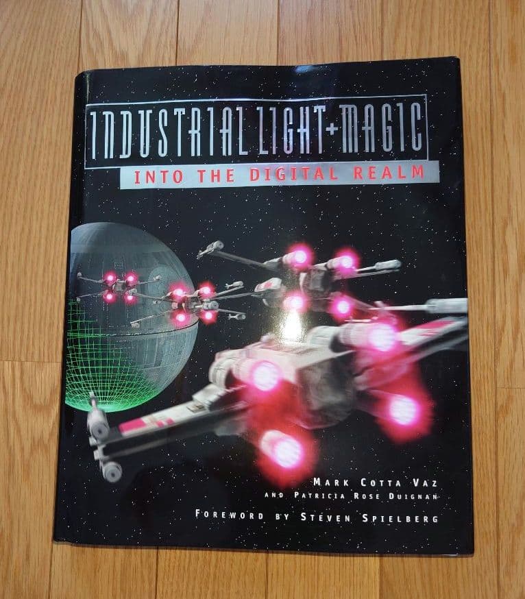 英文書籍「ILM」と映画「SW（旧三部作)」の販促バッチ