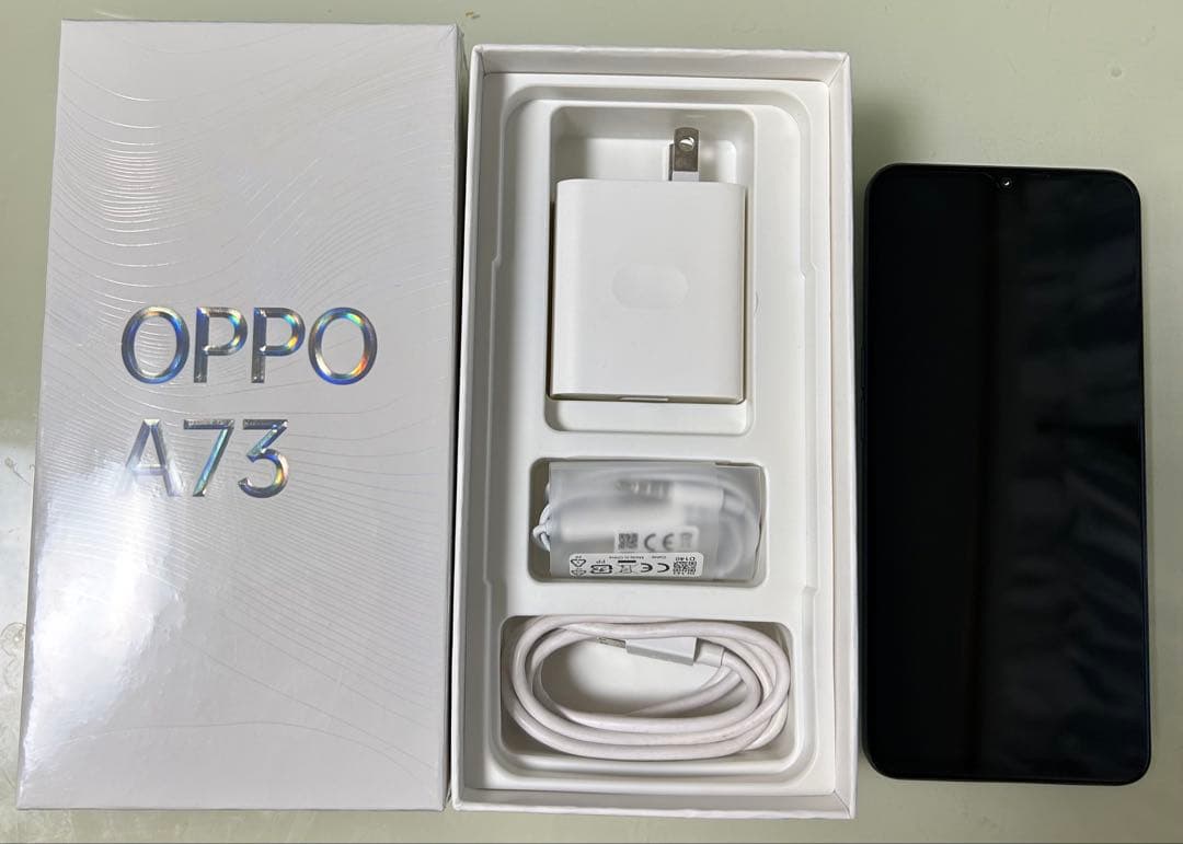 OPPO A73 SIMフリー　ケースおまけ付