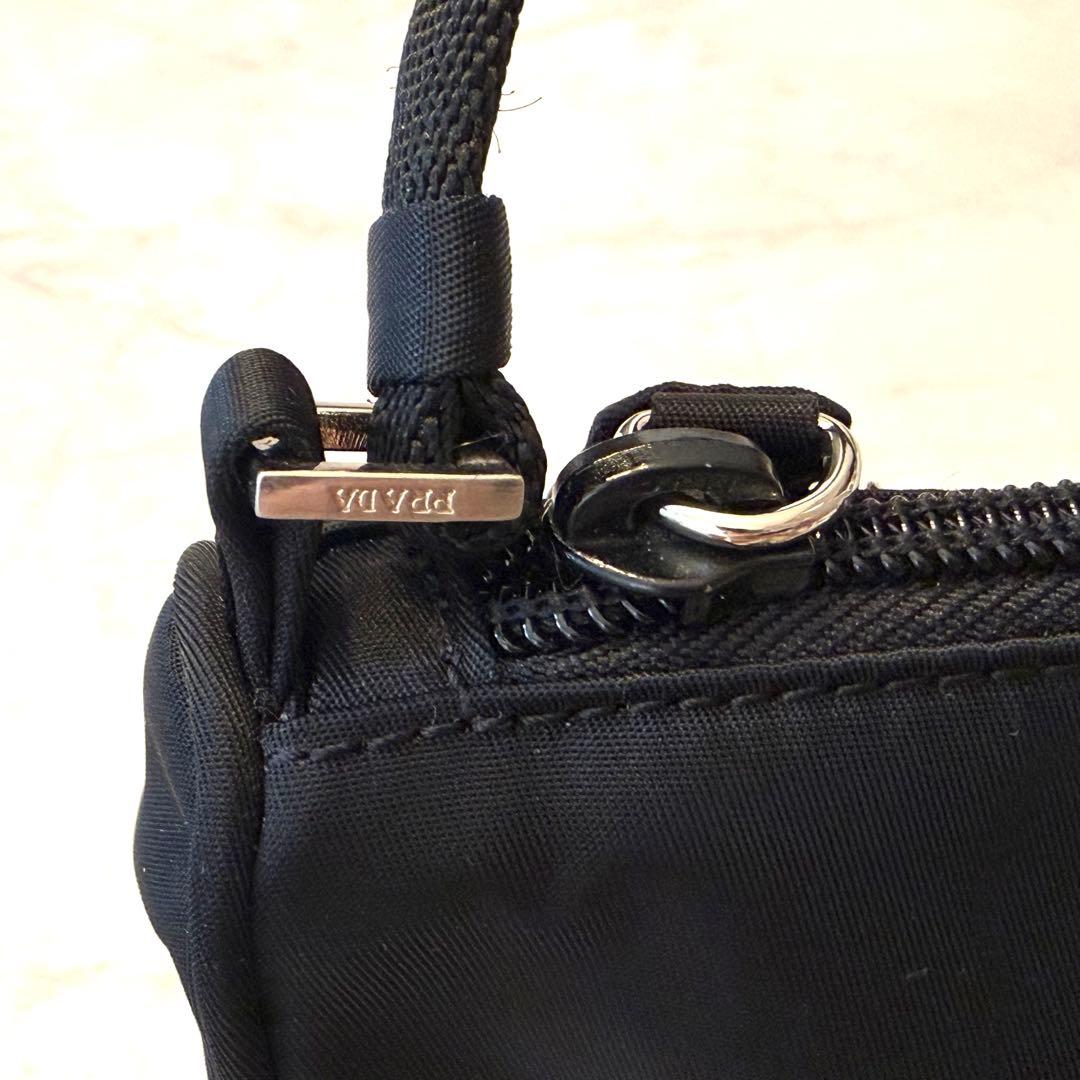 ドアラ　PRADA プラダ　アクセサリーポーチ ブラック ナイロン