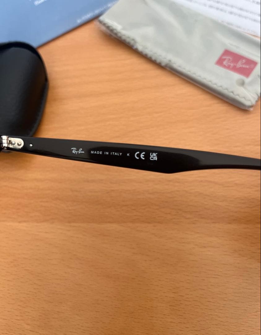 レイバンモデルコード RB4258F 601/19 52-20