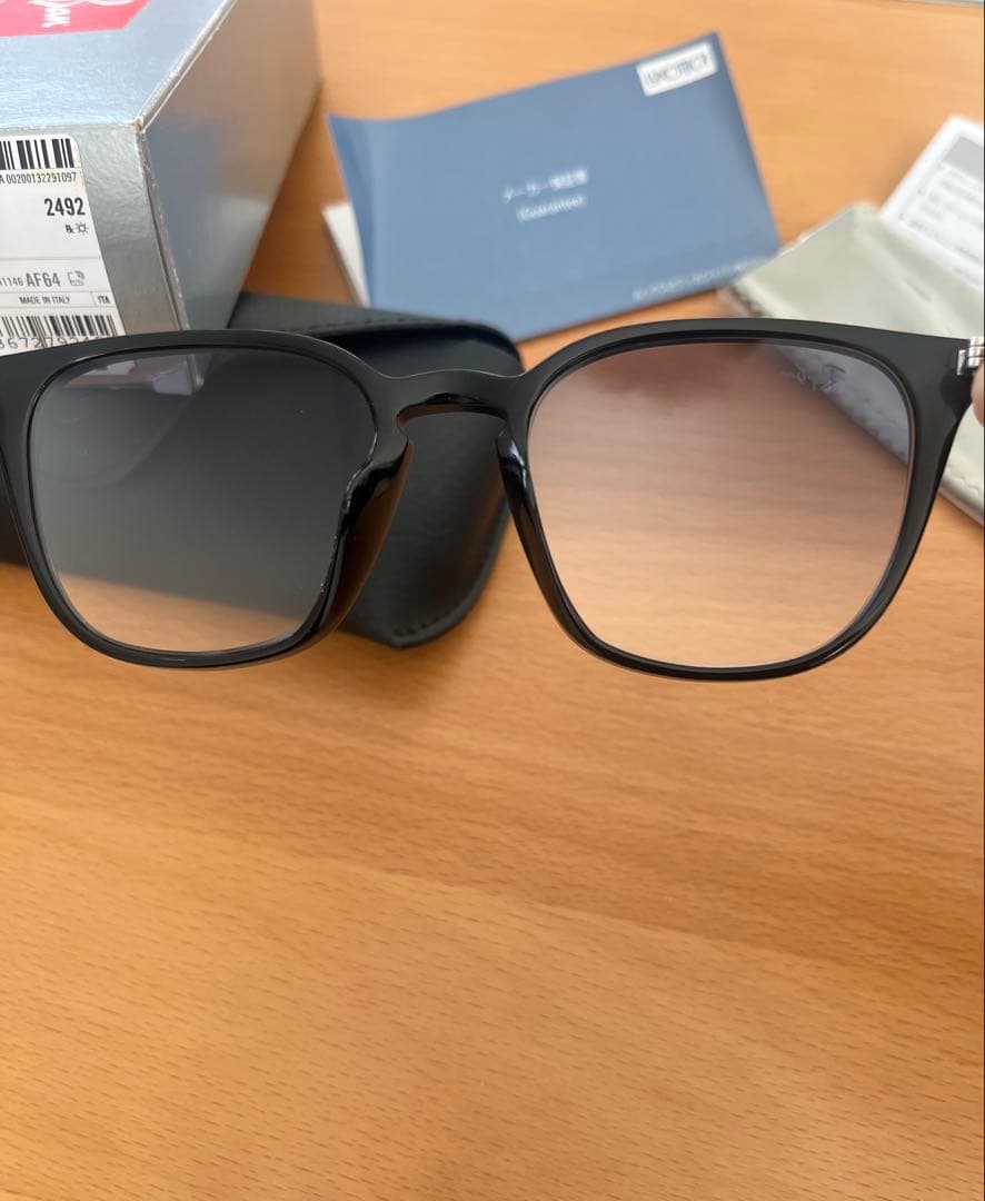 レイバンモデルコード RB4258F 601/19 52-20