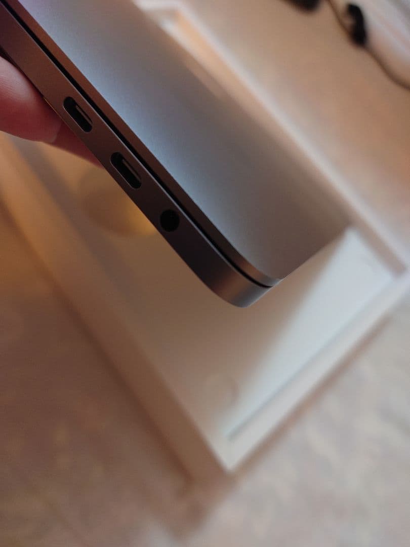 【美品】2019MacBook Pro 16インチ i7/16GB/512GB